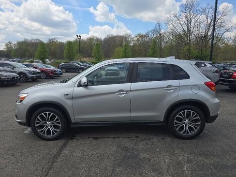 Used 2018 Mitsubishi Outlander Sport SE FWD image 4