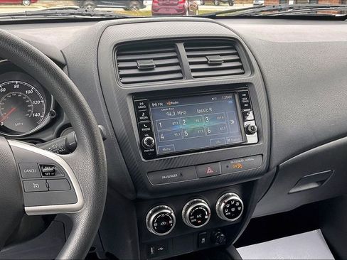 Used 2022 Mitsubishi Outlander Sport ES image 6