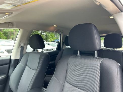 Used 2020 Nissan Pathfinder S AWD/4WD image 23