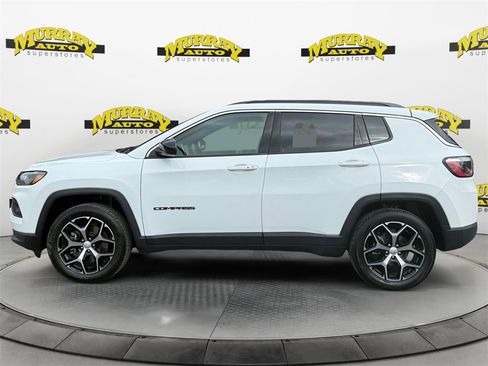 Certified 2024 Jeep Compass Latitude image 2