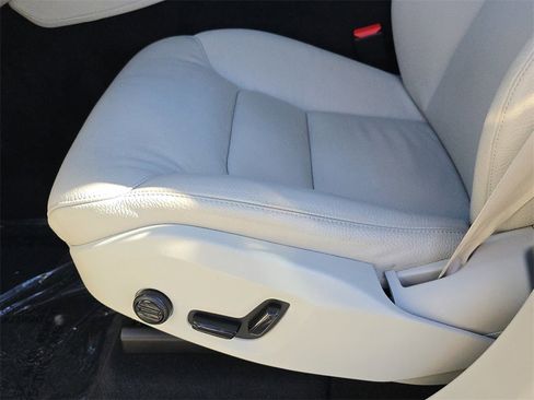Used 2024 Volvo XC90 B6 Plus image 22