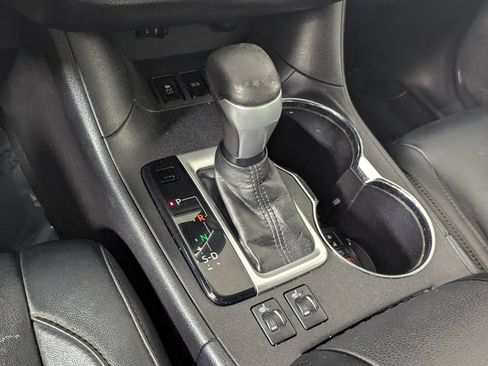 Used 2014 Toyota Highlander XLE AWD/4WD image 19
