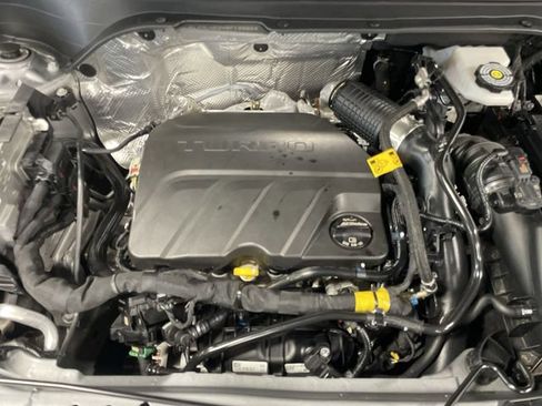 Used 2024 Chevrolet Trax LT FWD image 28