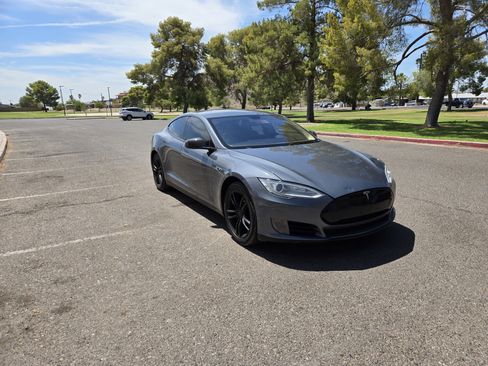 Used 2013 Tesla Model S image 3