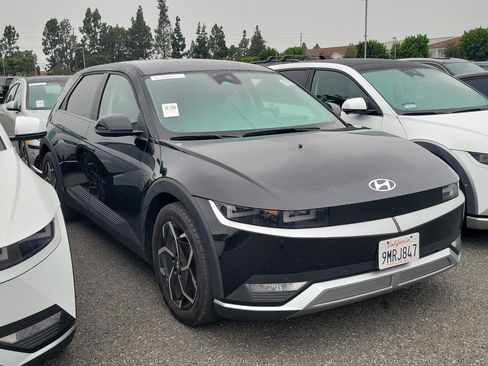 Used 2024 Hyundai Ioniq 5 SEL RWD image 3