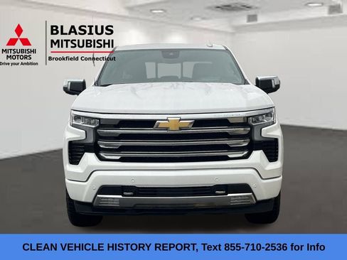 Used 2024 Chevrolet Silverado 1500 High Country w/ Technology Package image 3