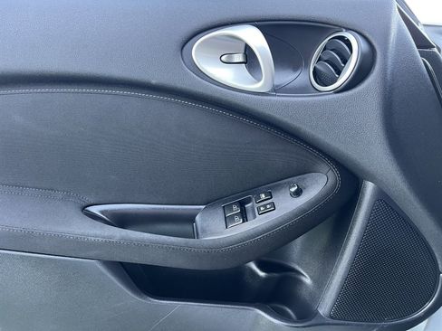 Used 2015 Nissan 370Z Coupe image 18