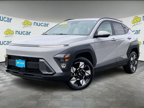 Used 2024 Hyundai Kona SEL image 3