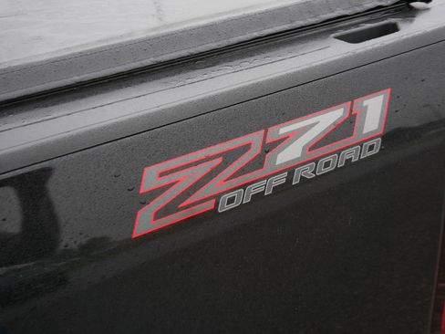 Used 2022 Chevrolet Colorado Z71 AWD/4WD image 17