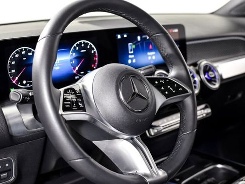 Certified 2025 Mercedes-Benz GLB 250 image 20