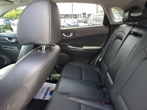 Used 2022 Hyundai Kona Limited FWD image 12