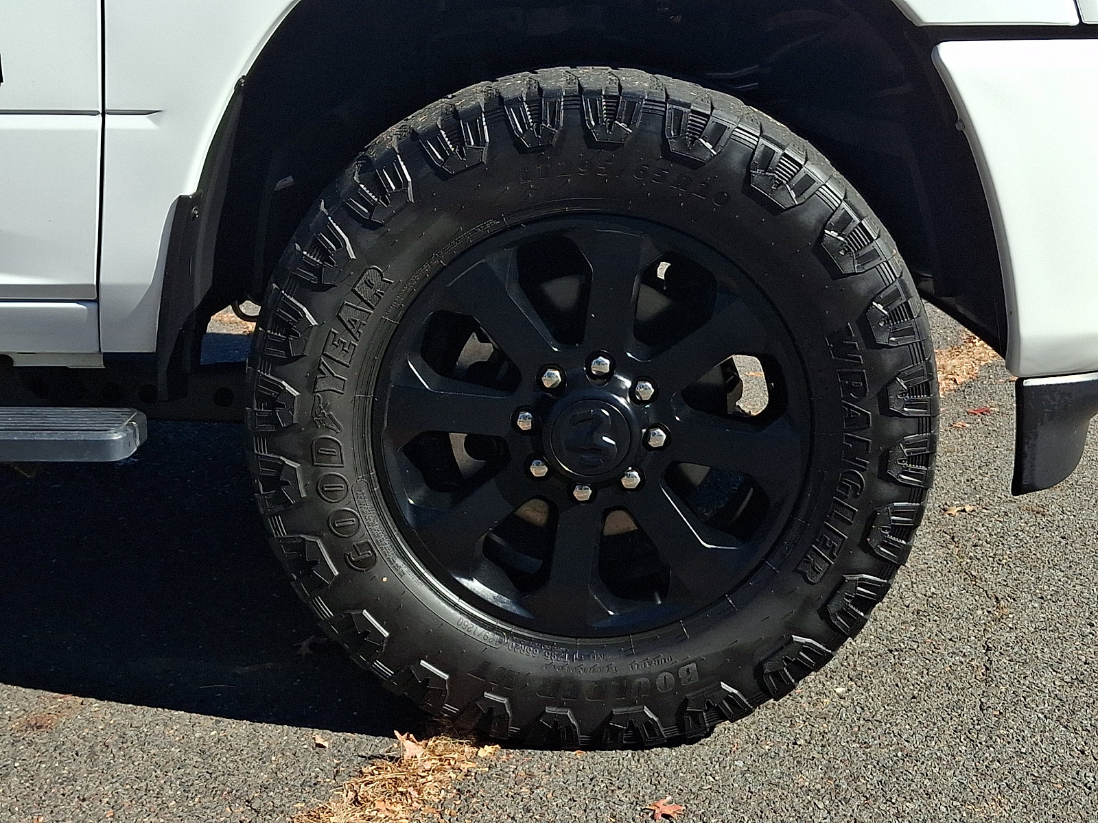 Used 2022 RAM 3500 Big Horn w/ Night Edition AWD/4WD image 9