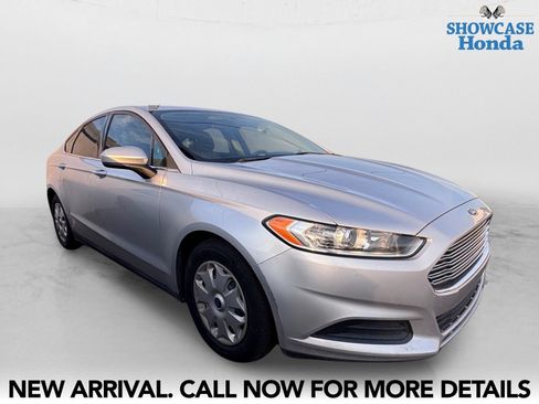 Used 2014 Ford Fusion S FWD image 6