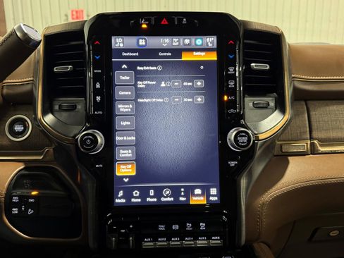 Used 2024 RAM 2500 Limited w/ Safety Group image 21