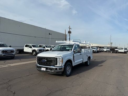 New 2026 Ford F250 XL w/ XL Chrome Package image 5