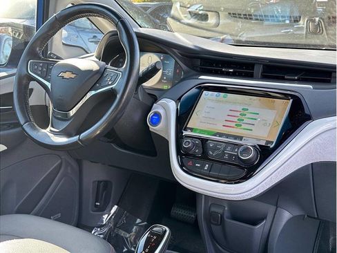 Used 2019 Chevrolet Bolt Premier w/ Infotainment Package image 4