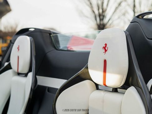Used 2025 Ferrari SF90 Spider image 34