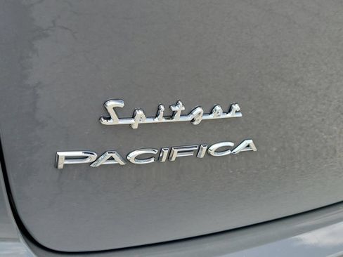 Used 2025 Chrysler Pacifica Select FWD image 5