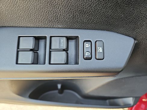 Used 2018 Toyota RAV4 XLE image 29
