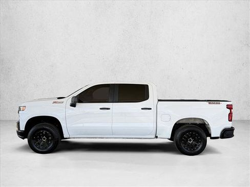 Used 2019 Chevrolet Silverado 1500 Custom Trail Boss w/ Custom Convenience Package AWD/4WD image 2