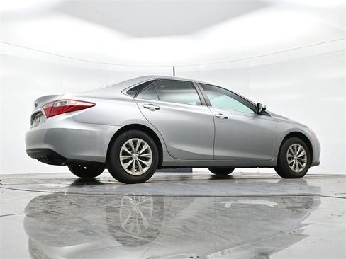 Used 2016 Toyota Camry LE image 15