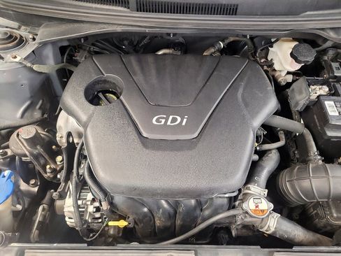 Used 2016 Hyundai Veloster w/ Option Group 03 FWD image 30