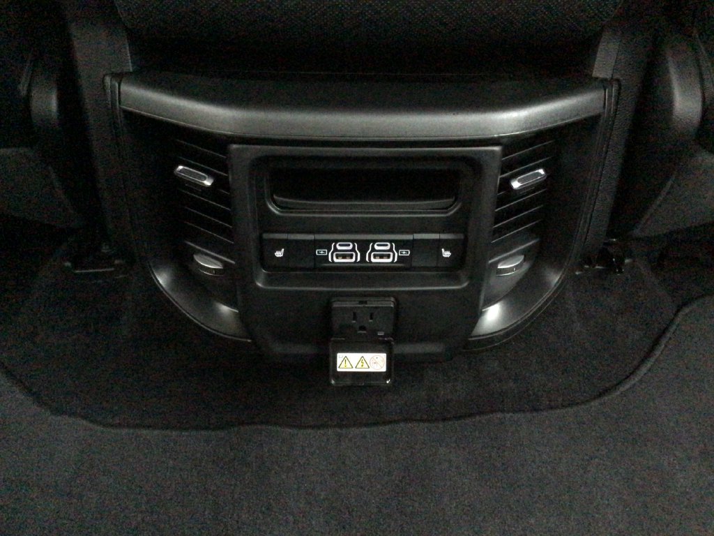 Used 2025 RAM 1500 Laramie AWD/4WD image 36
