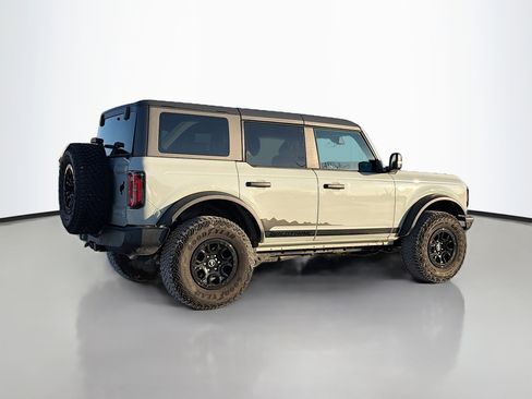 Used 2022 Ford Bronco Wildtrak image 2