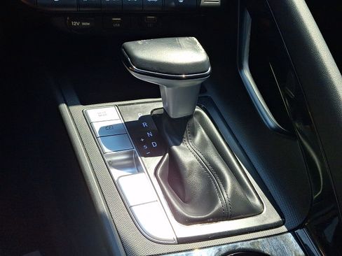 Certified 2023 Hyundai Elantra Limited FWD image 15
