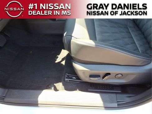 New 2026 Nissan Rogue Platinum AWD/4WD image 16