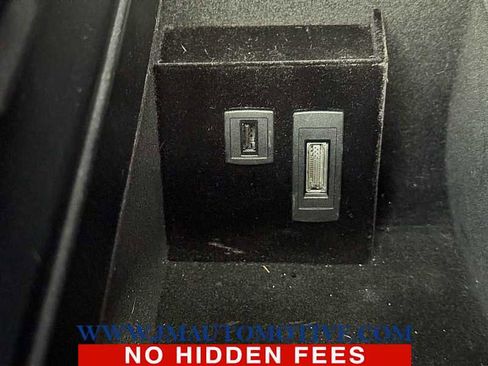 Used 2014 Mercedes-Benz E 350 4MATIC Sedan image 34