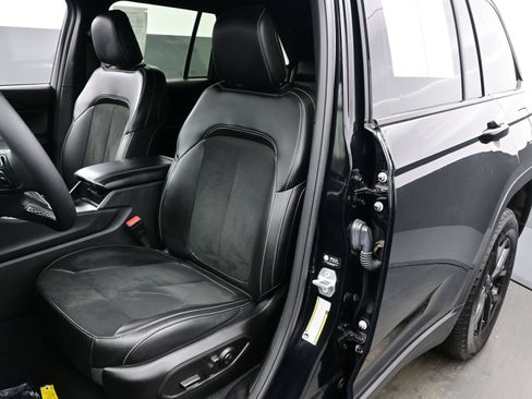 Used 2025 Jeep Grand Cherokee Altitude AWD/4WD image 15