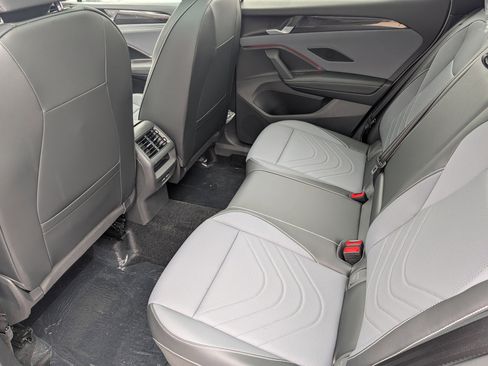 New 2026 Volkswagen Tiguan SE R-Line AWD/4WD image 6