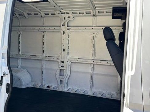 Used 2023 RAM ProMaster 2500 FWD image 25