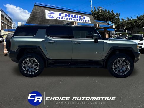 Used 2024 GMC Hummer EV 3X w/ LPO, Illumination Package AWD/4WD image 9