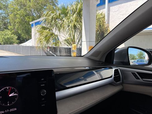 Used 2025 Volkswagen Taos SE image 35