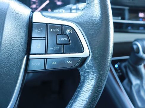 Used 2023 Toyota Sienna XLE image 20