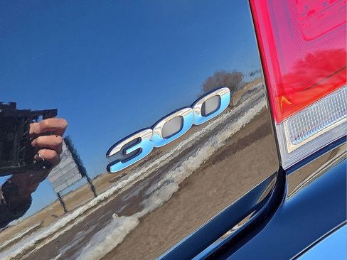 Used 2019 Chrysler 300 Touring L w/ Quick Order Package 22F image 14