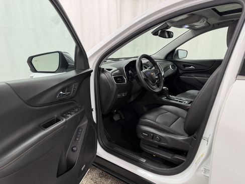 Used 2018 Chevrolet Equinox Premier image 12