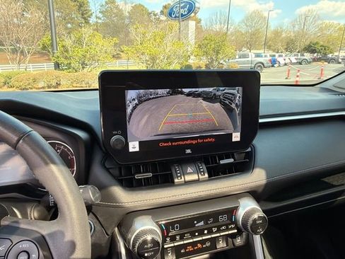 Used 2023 Toyota RAV4 XLE Premium FWD image 7