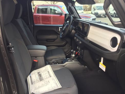 New 2026 Jeep Gladiator Sport image 10