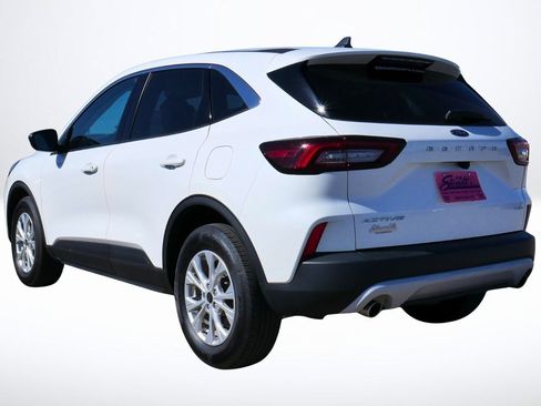 Used 2023 Ford Escape Active image 2