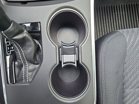 Used 2017 Toyota Camry LE image 29