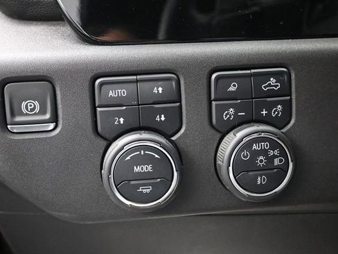 Used 2024 Chevrolet Silverado 1500 LTZ w/ Z71 Off-Road Package AWD/4WD image 8
