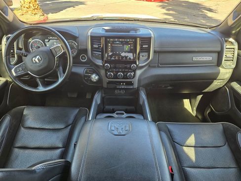 Used 2024 RAM 1500 Laramie AWD/4WD image 11