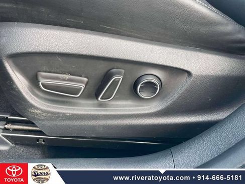 Used 2017 Toyota Prius Prime Premium FWD image 17