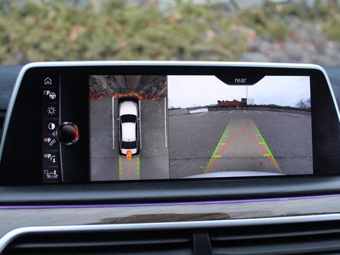 Used 2016 BMW 750i xDrive image 32