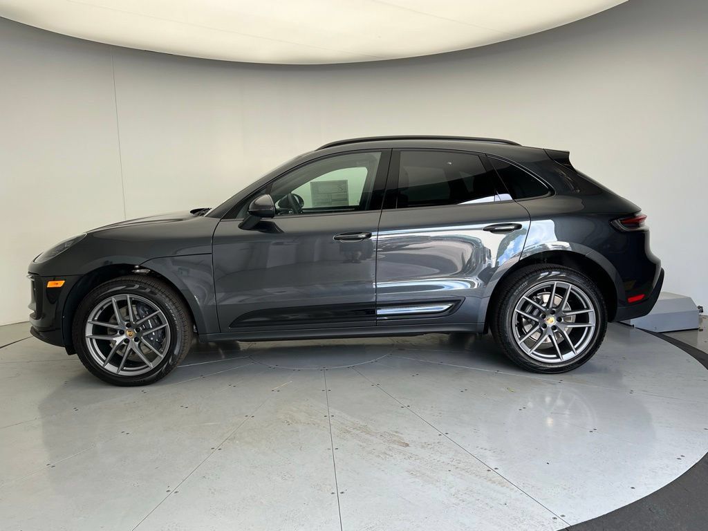 Used 2026 Porsche Macan AWD/4WD image 2