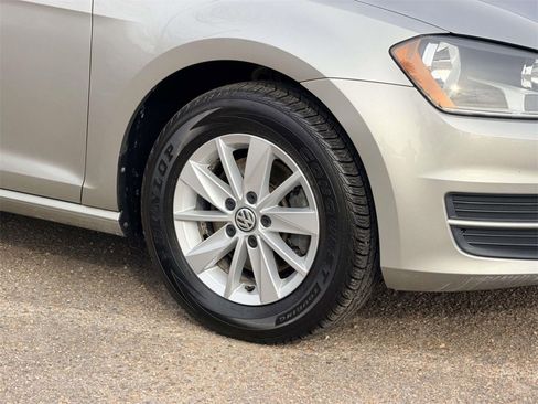 Used 2016 Volkswagen Golf S image 25