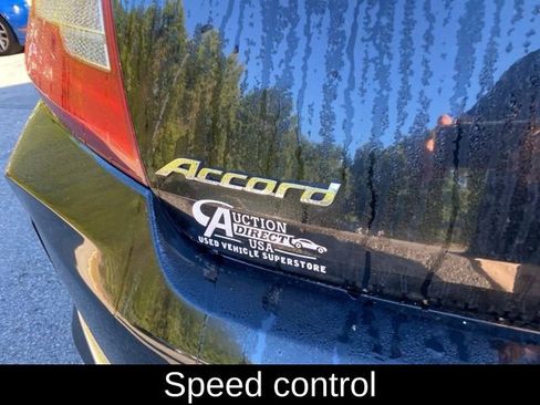 Used 2017 Honda Accord EX image 11